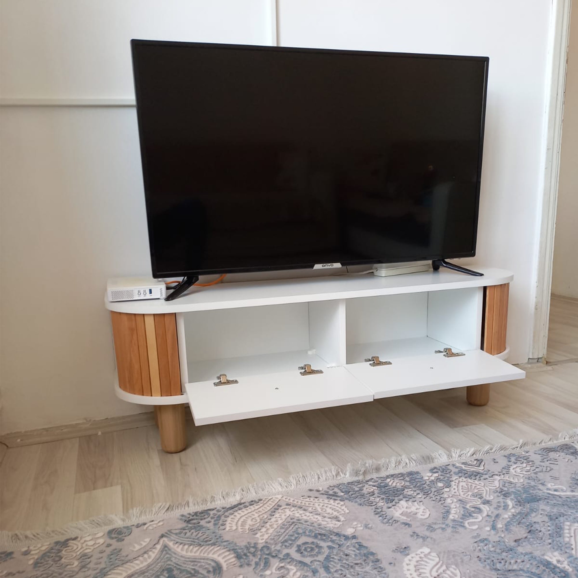 Berlin Moderner Boho TV-Ständer | 120x40cm Premium MDF &amp; Buchenholz Medienkonsole
